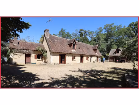 vente belle longère sur une propriété de 2.7 ha boisés.