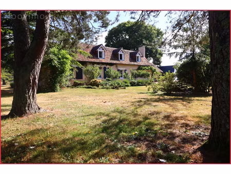 vente superbe longère de 174m²  isolée sur la commune de cléré-les-pins.