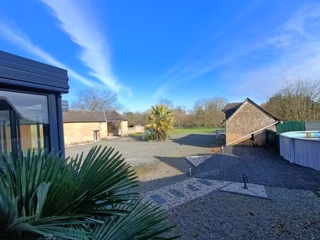 vente grande maison avec 2000m² de terrain arboré  dépendances