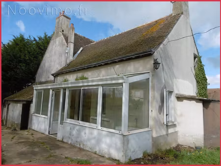 vente maison de 80 m2 à restaurer terrain 2000 m2. 160 m2 de dépendances