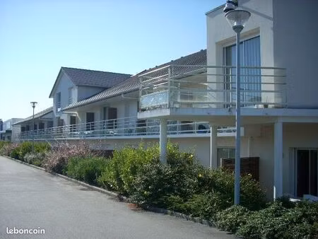 studio 28m² appartement meublé ploeren avec terrasse