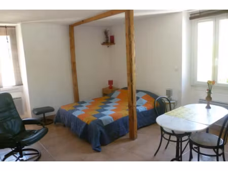 location meublée appartement 1 pièce 25 m² à saint-florent-sur-auzonnet (30960)  360 €