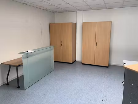 location bureau angouleme 243 m²