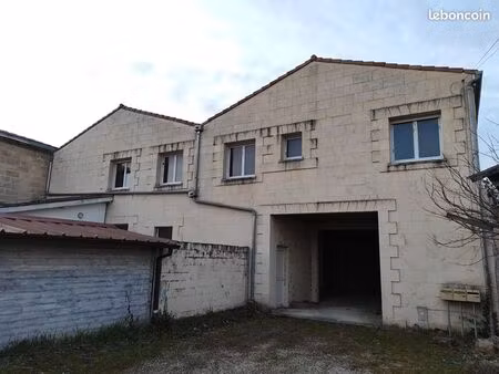 bureaux 600 m² coutras