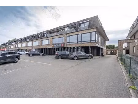 immeuble de bureaux à vendre au 1er étage à harelbeke