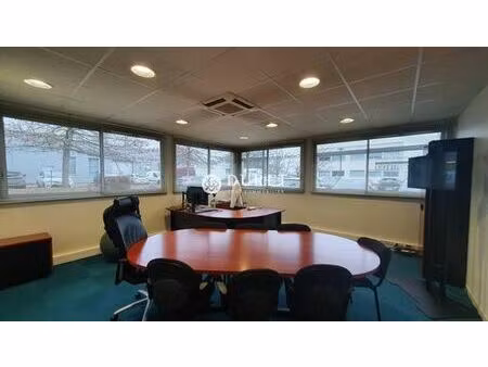 bureau de prestige en location la roche-sur-yon  pays de la loire