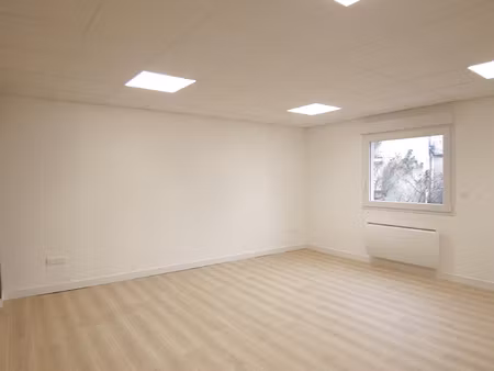bureau de 26 m2 avec parking zone franche de lille