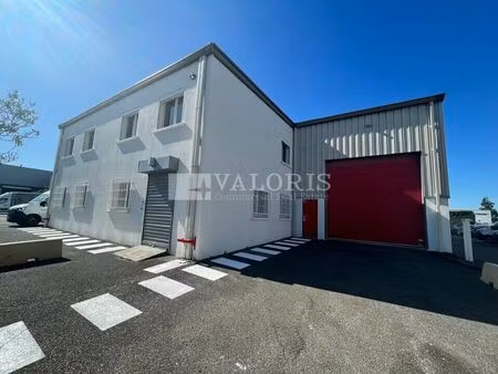 location commerce 686 m² à chassieu (69680)