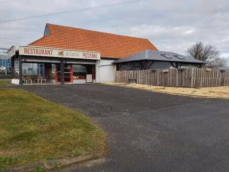 vente bureaux et commerces à isigny-le-buat (50540) : à vendre / 165m² isigny-le-buat