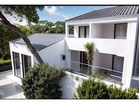 hôtel de 34 chambres luxe en vente villeneuve-loubet  france