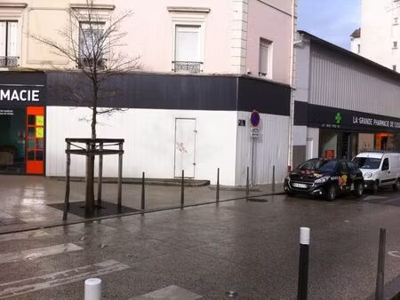 location commerce 45 m² à villeurbanne (69100)