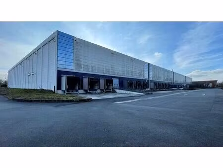 location entrepôt / local d'activités savigny le temple 30 649 m²