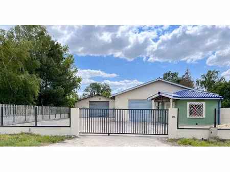 location parking 15 m² à cavignac (33620)  150 €