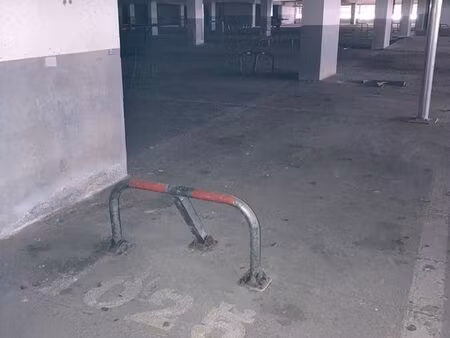 place de parking couvert