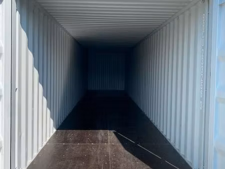 grand box de stockage pour pros  artisans et particuliers à st malo. accès de plain pied 7