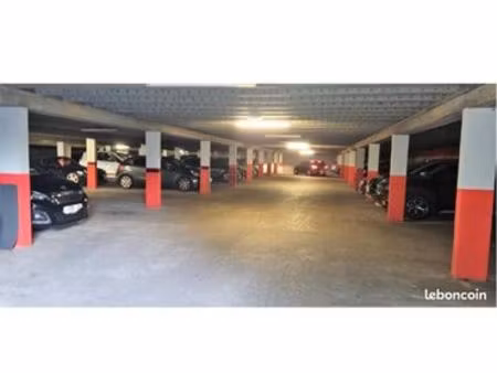 place de parking dans parking