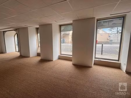 local commercial avec très bonne visibilité