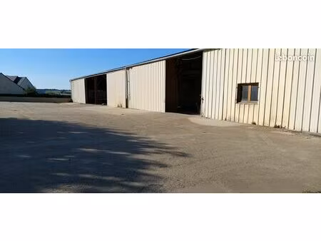 local de stockage grandes portes