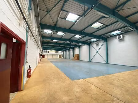 vente local d'activités combs la ville 3 129 m²