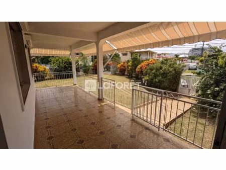 vente locaux professionnels 8 pièces 179 m² à le lamentin (97232)  495 000 €