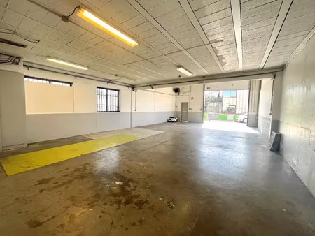 location locaux professionnels 0 pièces 200 m² à mandres-les-roses (94520)  1 550 €