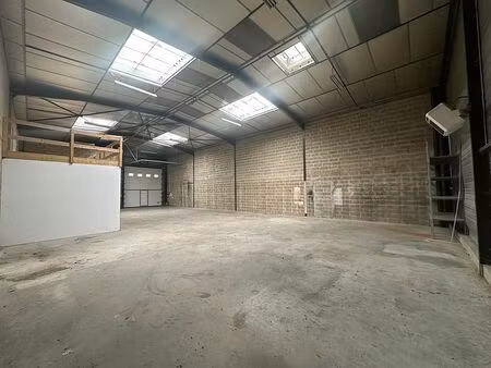 location local d'activités pontault combault 250 m²