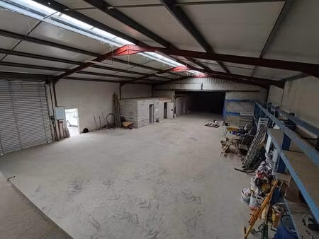 location local d'activités roches premarie andille 526 m²