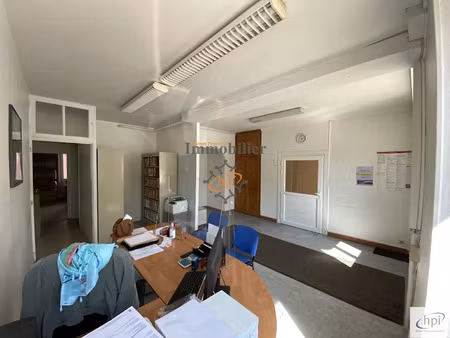 location locaux professionnels à saint-affrique (12400)  740 €
