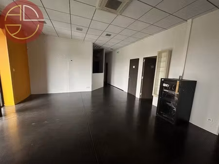 location locaux professionnels 192 m² à saint-jean (31240)  2 204 €