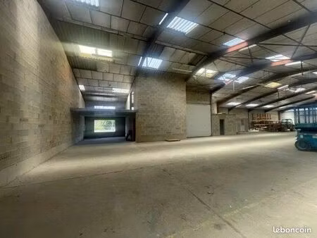 local 910 m² saint-juéry