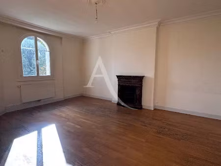 location locaux professionnels 3 pièces 110 m² à soissons (02200)  850 €