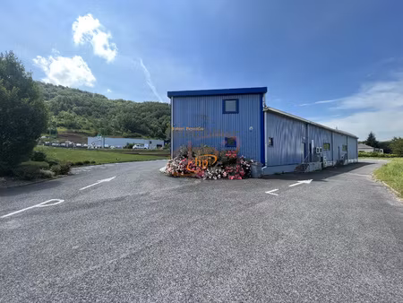 location local commercial ou professionnel avec parking sain