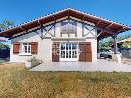 belle landaise près de la plage de la piste