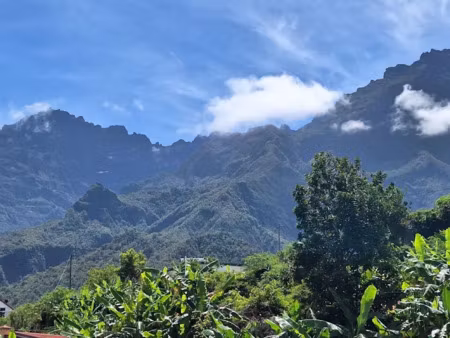 vente maison 4 pièces 90 m² à cilaos (97413)  194 000 €