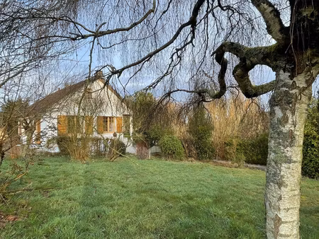 maison à vendre indépendante avec jardin attenant.
