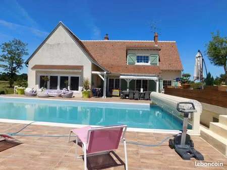 propriété 7 pièces 210 m²