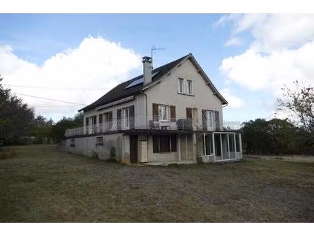 a vendre grande maison  t8  sous sols  piscine  terrain 2500m²