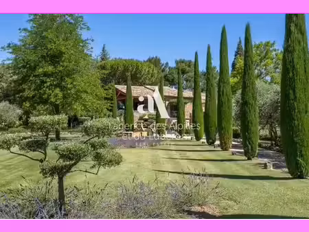 maison de campagne de luxe de 650 m2 en location oppède le vieux  france