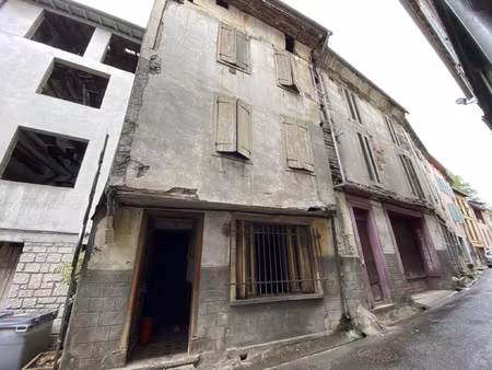 maison de village avec pignon sur rue