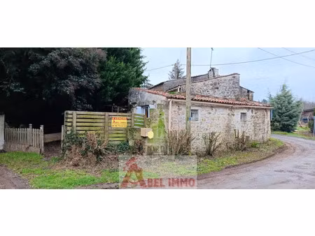 vente maison de village 2 pièces 39m2 varzay 17460 - 86250 € - surface privée