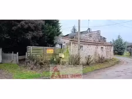 vente maison de village varzay 17460 - - surface privée