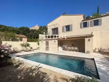 prestigieuse maison de campagne de 90 m2 en location lacoste  france