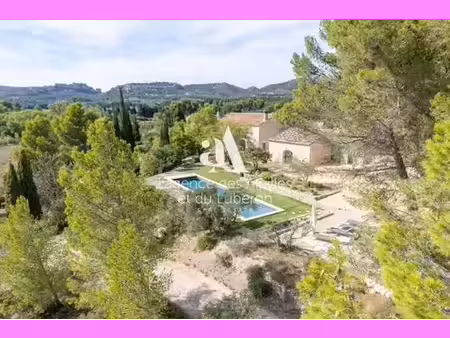 maison de campagne exclusive de 250 m2 en location les baux-de-provence  provence-alpes-cô