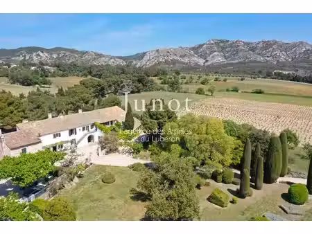 maison de campagne exclusive de 700 m2 en location les baux-de-provence  provence-alpes-cô