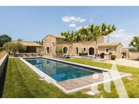 luxury 6 pièces farmhouse en location oppède le vieux  france