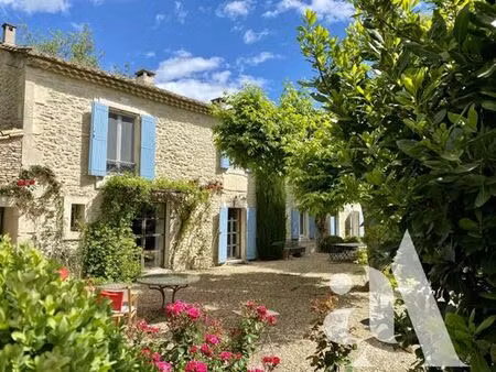 luxury 14 pièces farmhouse en location saint-étienne-du-grès  provence-alpes-côte d'azur