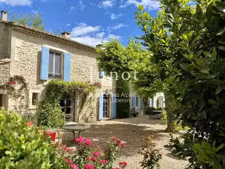 maison de campagne de luxe en location saint-étienne-du-grès  provence-alpes-côte d'azur