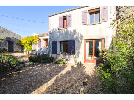 maison à vendre à saint-mandé-sur-brédoire (17470) - charente-maritime
