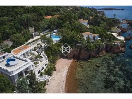 maison de luxe 3 chambres en location à agay  france