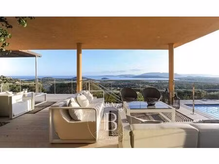 villa de 5 chambres de luxe en location sainte-lucie de porto-vecchio  corse